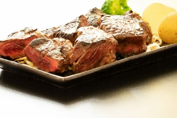 「お尻」と「太もも」が太りやすい人の食事のイメージ