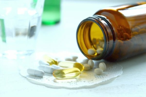 コルチゾールをつくるビタミンCのサプリメントのイメージ