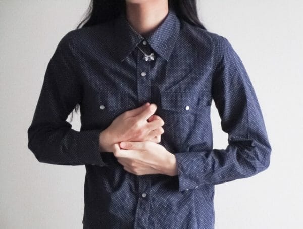 自律神経にコントロールされている更年期の女性のイメージ