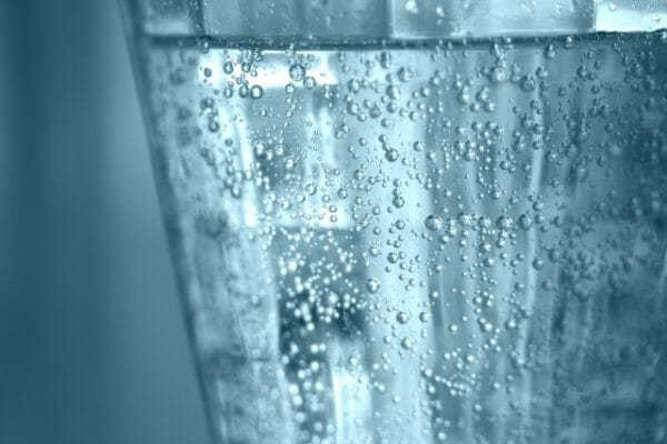 実はカラダに悪影響かもしれない炭酸水のイメージ