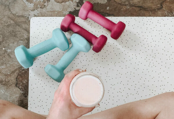 糖分が高いので毎朝飲むと太ってしまうプロテインドリンクのイメージ