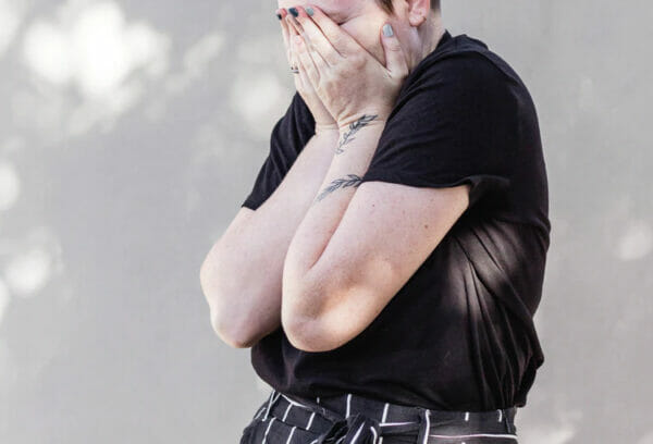 肥満に悩む女性のイメージ