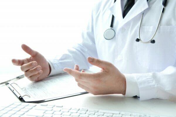 カンジダを診る婦人科の先生のイメージ